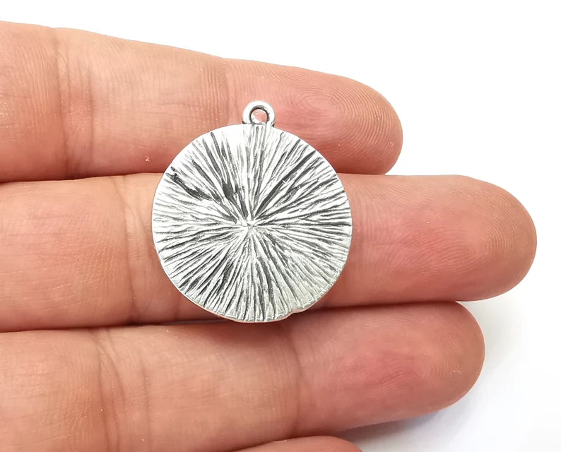 Dragonfly Daisy Flower Leaf Charms Hammered Disc Pendant Antique Silver Plated (28x25mm) G28540