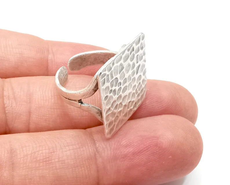 Square Hammered Ring Blanks Settings, Cabochon Mounting, Adjustable Ring Base Bezels, Antique Silver Plated Brass (20mm) G28545