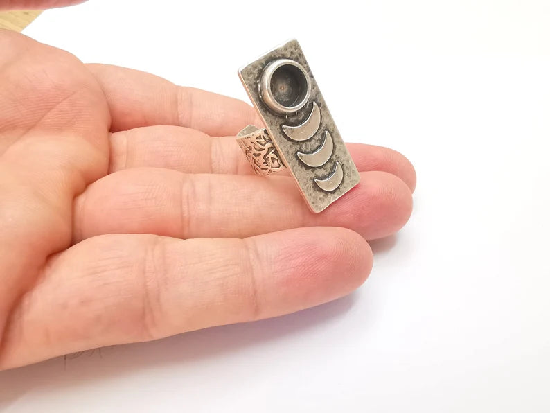 Crescent Moon Ring, The Phases of The Moon Ring Blank Setting, Cabochon Mounting, Adjustable Resin Base Bezels, Antique Silver (8mm) G28554