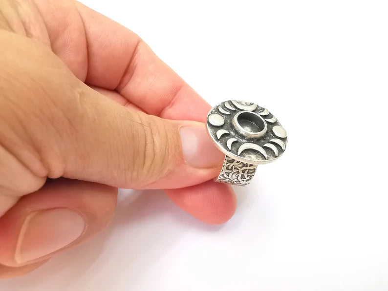 Crescent Moon Ring, The Phases of The Moon Ring Blank Setting, Cabochon Mounting, Adjustable Resin Base Bezels, Antique Silver (8mm) G28590