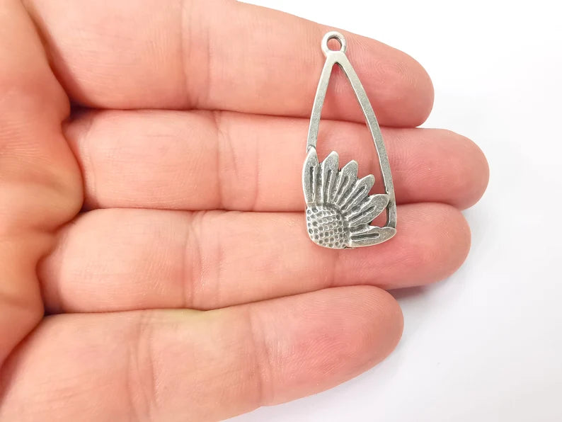 Flowers Charms, Sun flower Charms, Daisy Charms, Antique Silver Plated Plants Charms (38x16mm) G28594