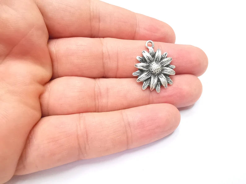 Flowers Charms, Sun flower Charms, Daisy Charms, Antique Silver Plated Plants Charms (25x21mm) G28614