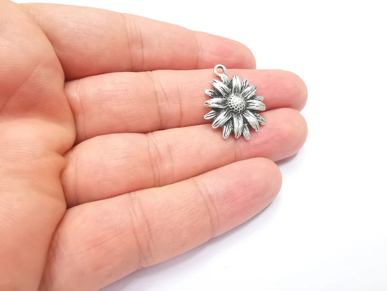 Flowers Charms, Sun flower Charms, Daisy Charms, Antique Silver Plated Plants Charms (25x21mm) G28614