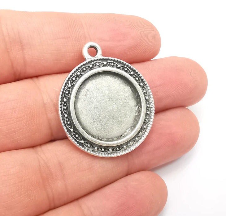 Round Charm Bezel, Resin Blank, inlay Mounting, Mosaic Pendant Frame, Cabochon Base, Dry Flower Setting, Antique Silver Plated (20mm) G28624