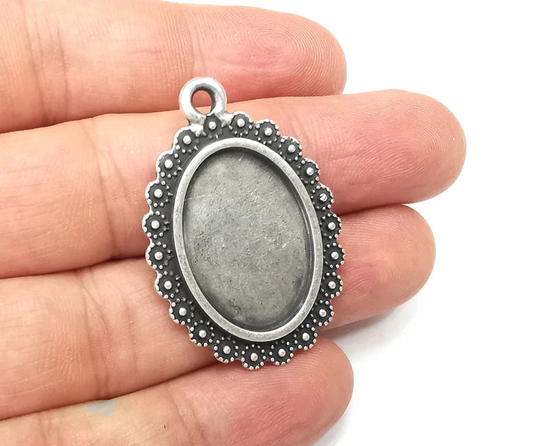 Oval Charm Bezel, Resin Blank, inlay Mounting, Mosaic Pendant Frame, Cabochon Base,Dry Flower Setting,Antique Silver Plated 25x18mm G28641