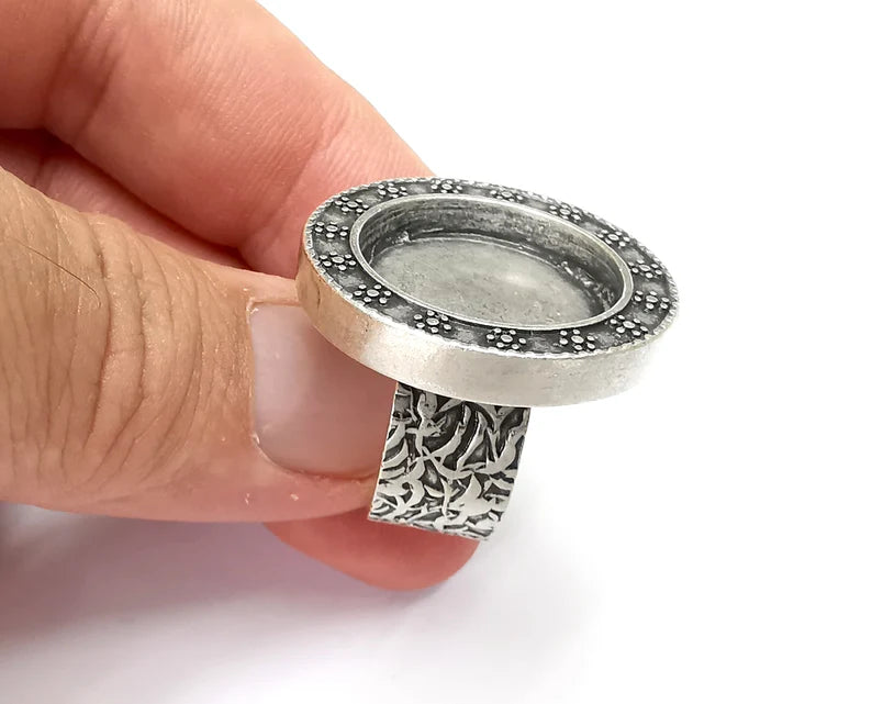 Flower Round Ring, Flat Blank Setting, Cabochon Mounting, Adjustable Resin Base Bezels, Antique Silver Plated (20mm) G28647
