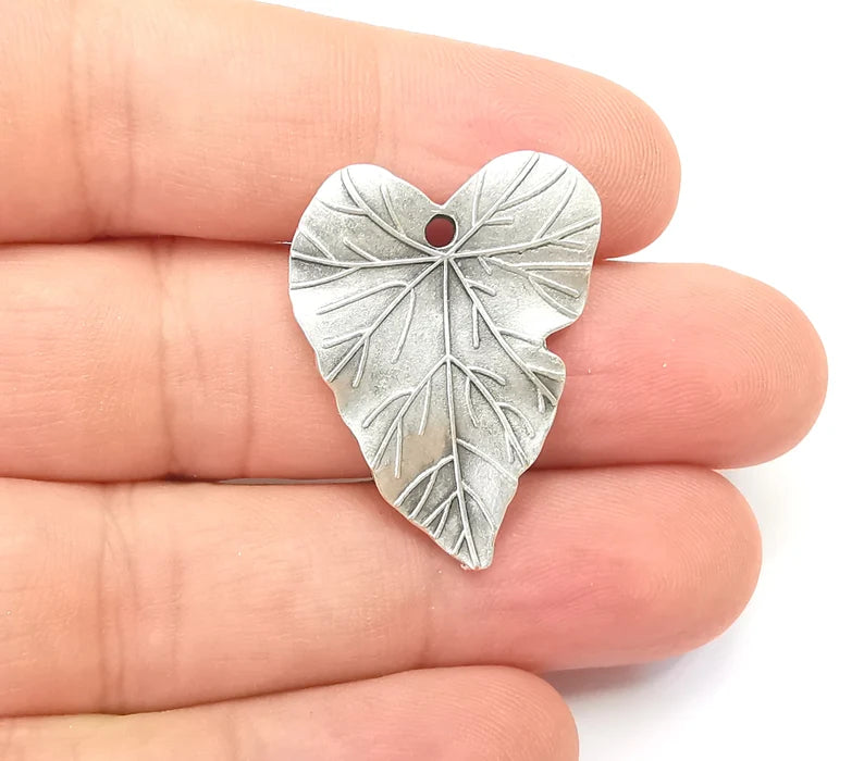 Leaf Charms, Ivy Leaf Charms Antique Silver Plated Natural Charms (32x24mm) G28653