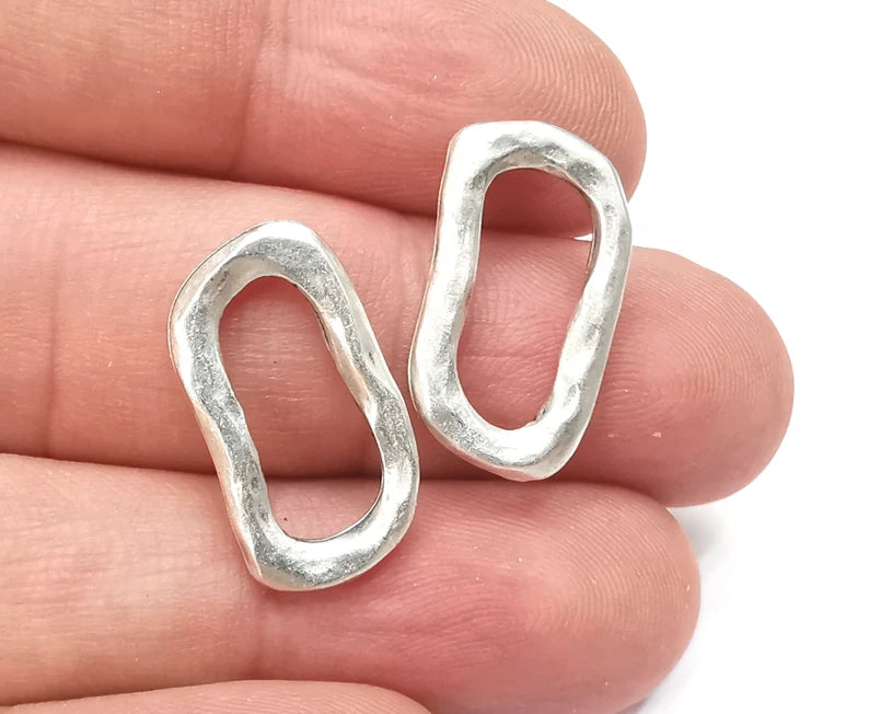 4 Oval Hammered Connector Charms Antique Silver Plated Charms (22x12mm) G28666