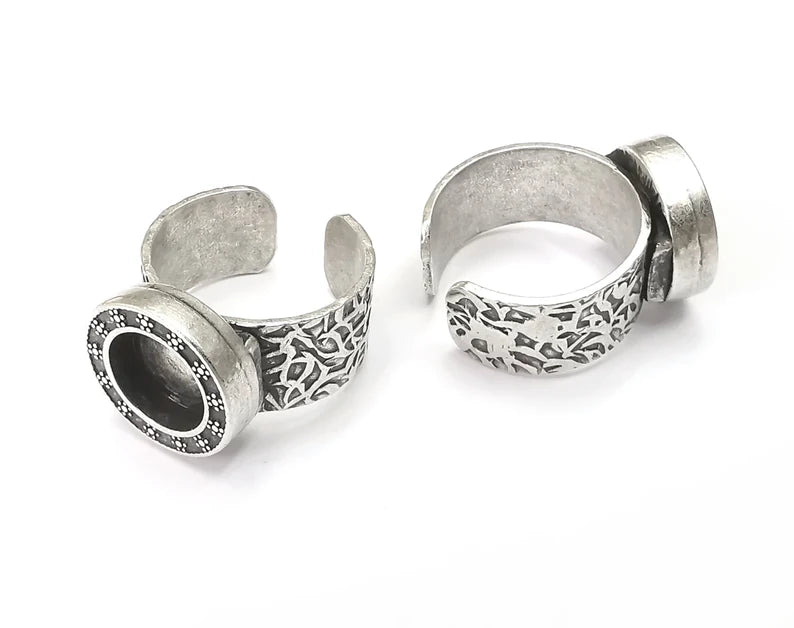 Flower Ring, Round Ring Blank Setting, Cabochon Mounting, Adjustable Resin Base Bezels, Antique Silver Plated (10mm) G28696