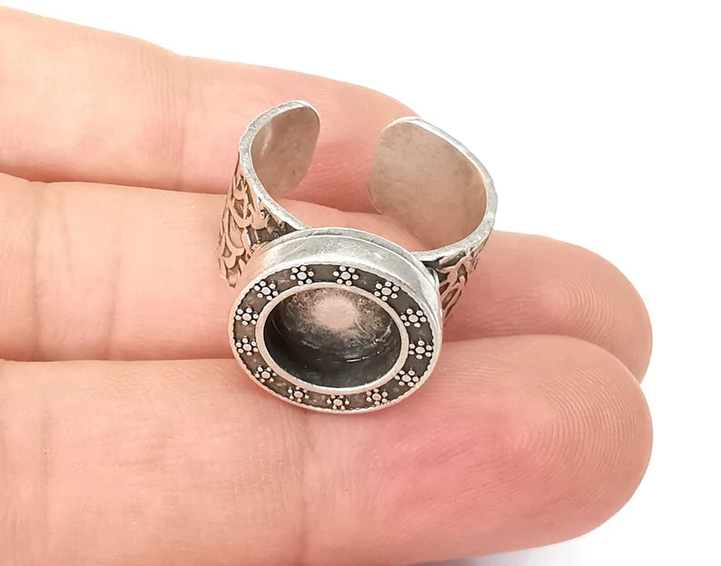 Flower Ring, Round Ring Blank Setting, Cabochon Mounting, Adjustable Resin Base Bezels, Antique Silver Plated (10mm) G28696