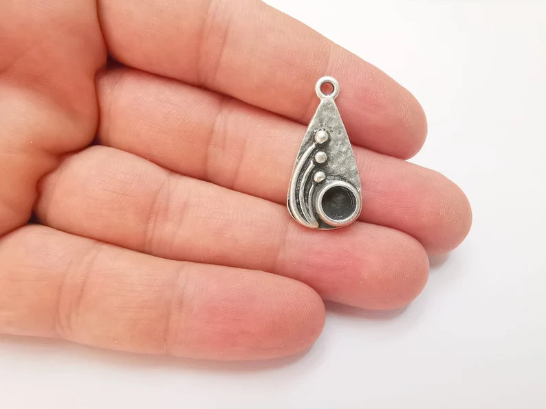 Drop with Buds Pendant Bezel, Resin Blank, inlay Mounting, Mosaic Frame Cabochon Base Dry Flower Setting, Antique Silver Plated (6mm) G28564