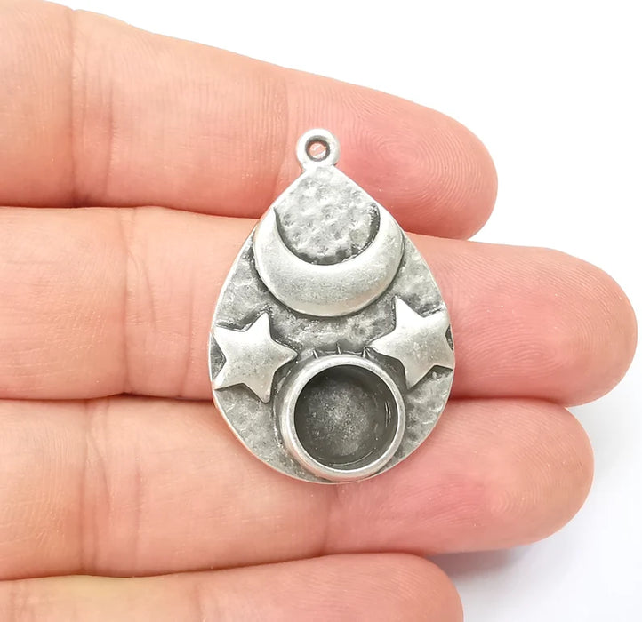 Moon and Star Pendant Bezel, Resin Blank, inlay Mounting, Mosaic Frame Cabochon Base Dry Flower Setting, Antique Silver Plated (10mm) G28566