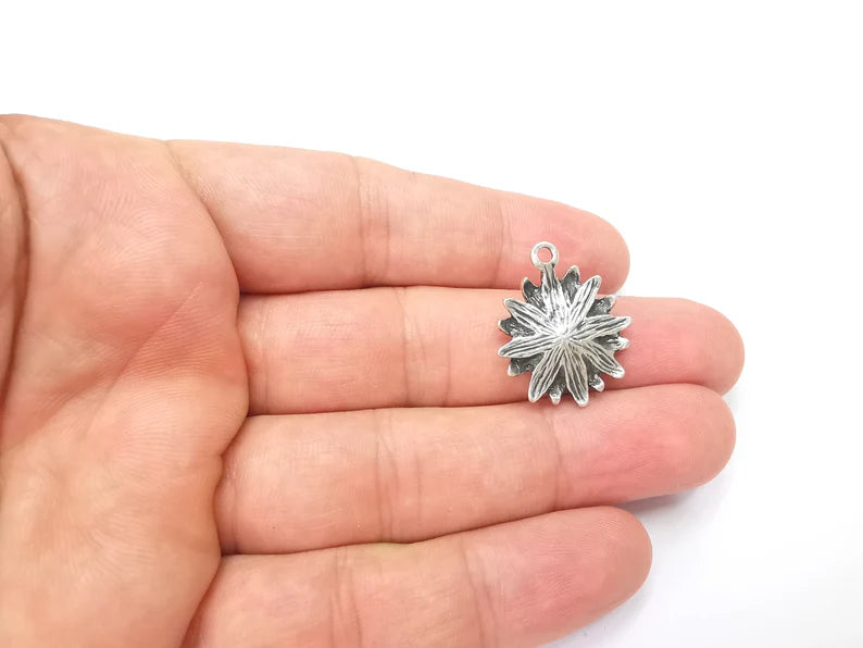 Flowers Charms, Sun flower Charms, Daisy Charms, Antique Silver Plated Plants Charms (25x21mm) G28614