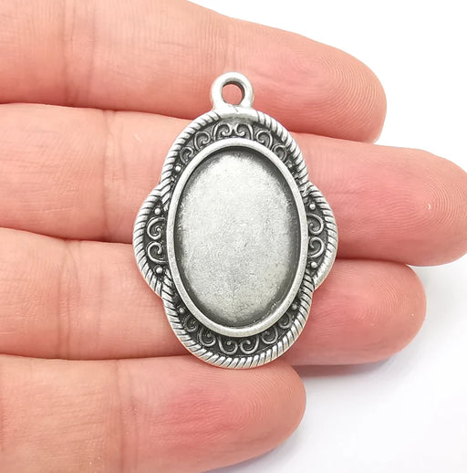 Oval Charm Bezel, Resin Blank, inlay Mounting, Mosaic Pendant Frame, Cabochon Base,Dry Flower Setting,Antique Silver Plated (25x18mm) G28622