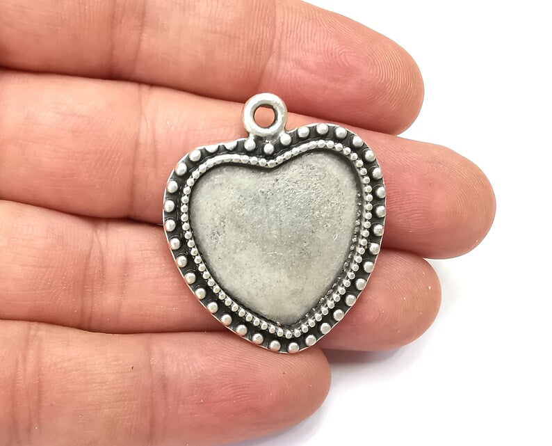 Heart Charm Bezel, Resin Blank, inlay Mounting, Mosaic Pendant Frame, Cabochon Base,Dry Flower Setting,Antique Silver Plated 25x25mm G28634