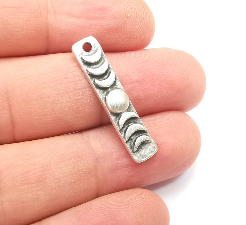 Moon Crescent Charms, The Phases of The Moon, Antique Silver Plated Round Charms (30x6mm) G28658