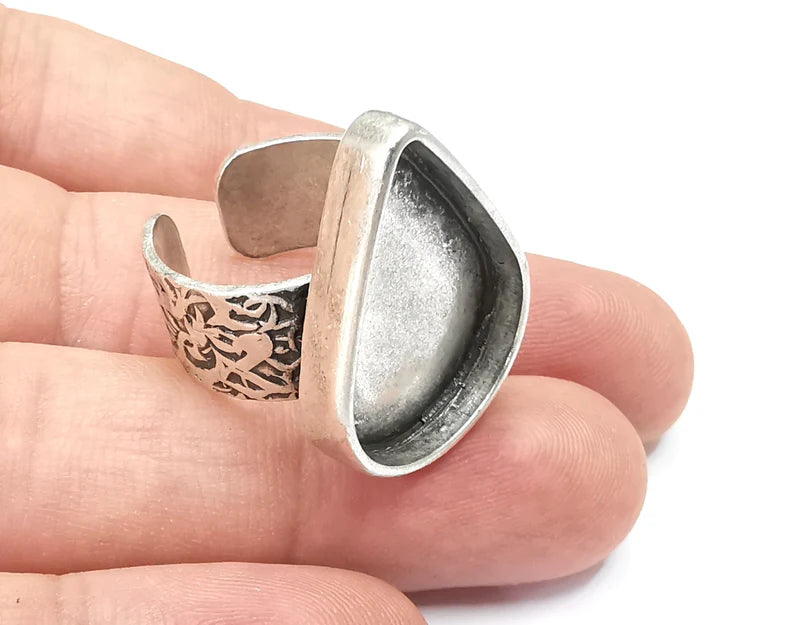 Drop Ring, Ring Blank Setting, Cabochon Mounting, Adjustable Resin Base Bezels, Antique Silver Plated (25x18mm) G28660