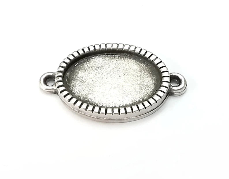 Oval Charm Bezel, Resin Blank, Mosaic Pendant Frame, Cabochon Base,Dry Flower Setting,Antique Silver Plated (18x13mm) G28663