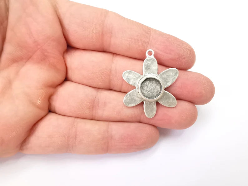 Flower Charms Pendant Bezels, Resin Blank, inlay Mountings, Mosaic Frame, Cabochon Bases Flower Settings Antique Silver Plated (10mm) G28828