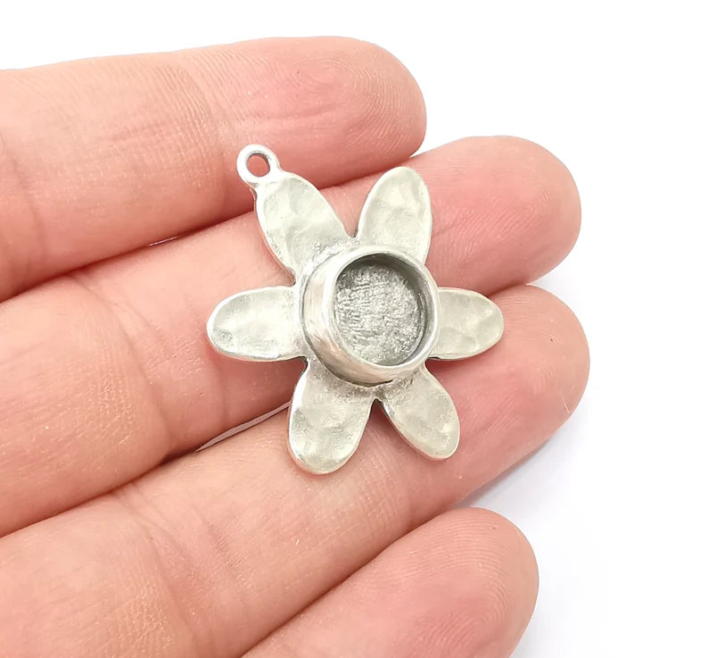 Flower Charms Pendant Bezels, Resin Blank, inlay Mountings, Mosaic Frame, Cabochon Bases Flower Settings Antique Silver Plated (10mm) G28828