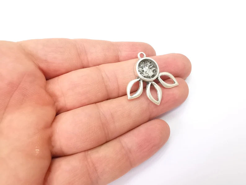 Flower Charms Pendant Bezels, Resin Blank, inlay Mountings, Mosaic Frame, Cabochon Bases Flower Settings Antique Silver Plated (10mm) G28829