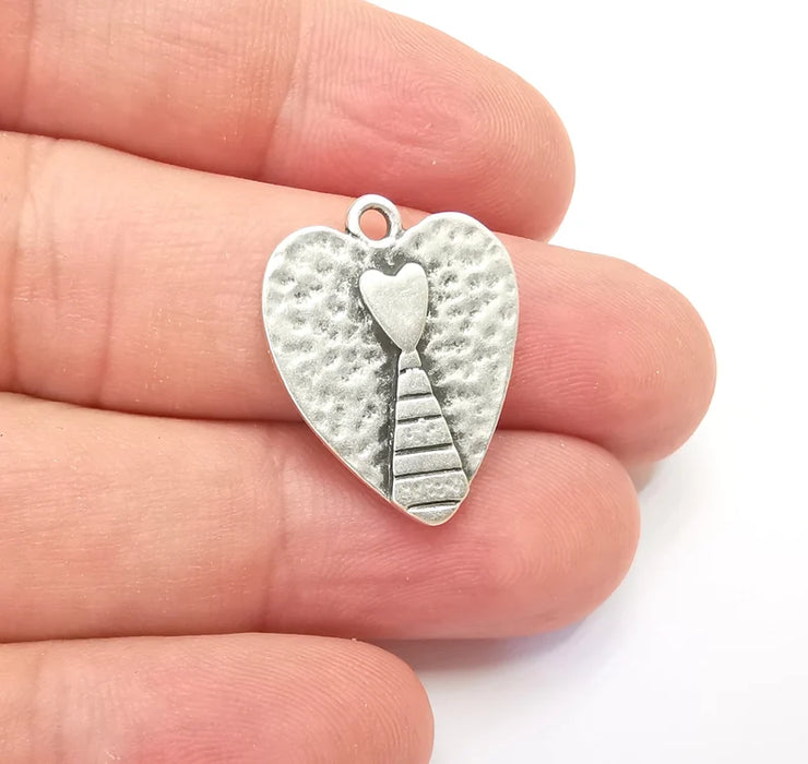 2 The Path to the Heart, Stairway Heart Charm, Antique Silver Plated Hammered Charms (24x19mm) G28834