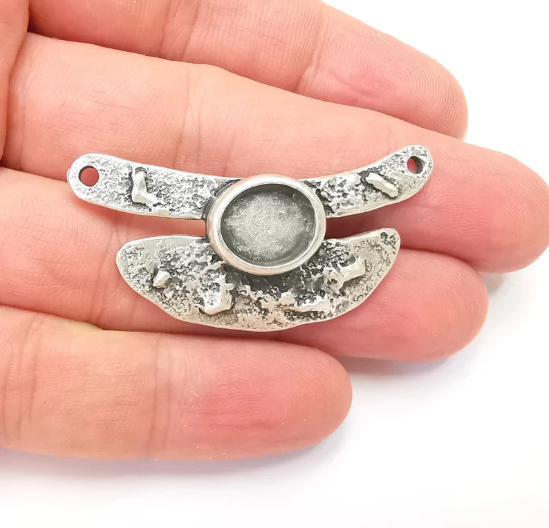 Unique Pendant Bezel, Resin Blank, inlay Mounting, Mosaic Frame Cabochon Base Dry Flower Setting, Antique Silver Plated 12x10mm bezel G28838