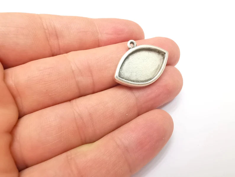 Marquise Charm Bezel, Resin Blank, inlay Mounting, Mosaic Pendant Frame, Cabochon Base, Dry Flower Setting, Antique Silver (24x14mm) G28818