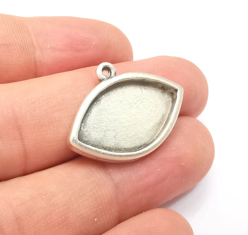 Marquise Charm Bezel, Resin Blank, inlay Mounting, Mosaic Pendant Frame, Cabochon Base, Dry Flower Setting, Antique Silver (24x14mm) G28818