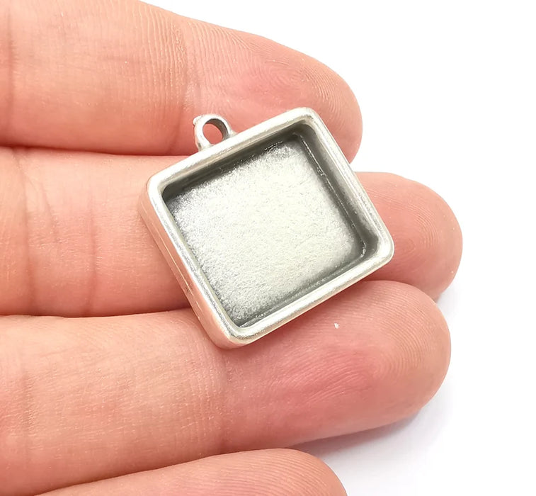 Rectangle Pendant Bezel, Resin Blank, inlay Mounting, Mosaic Frame, Cabochon Base, Dry Flower Setting,Antique Silver Plated (20x17mm) G28820