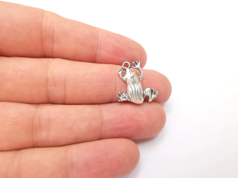 Frog Charms, Dangle Earring, DIY Charms, Antique Silver Plated Pendant (20x17mm) G28824