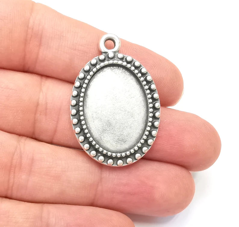 Oval Charm Bezel, Resin Blank, inlay Mounting, Mosaic Pendant Frame, Cabochon Base,Dry Flower Setting,Antique Silver Plated (25x18mm) G28836