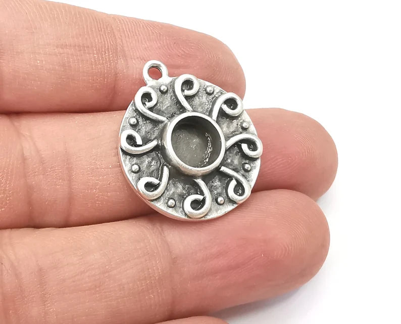 Swirl Pendant Bezel, Resin Blank, inlay Mountings, Mosaic Frame, Cabochon Bases, Dry Flower Settings, Antique Silver Plated (8mm) G28885
