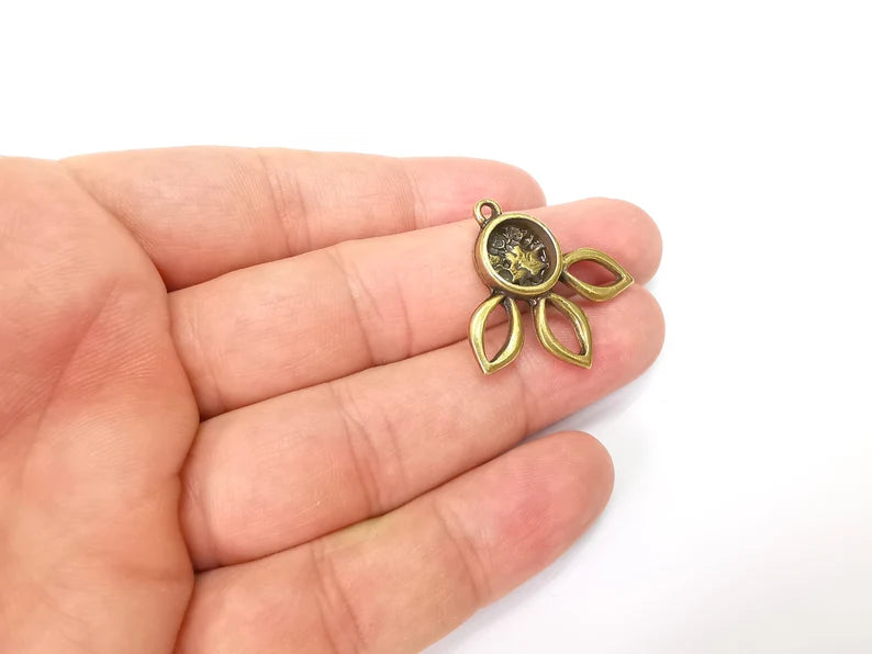 Flower Charms Pendant Bezels, Resin Blank, inlay Mountings, Mosaic Frame, Cabochon Bases Flower Settings Antique Bronze Plated (10mm) G29009