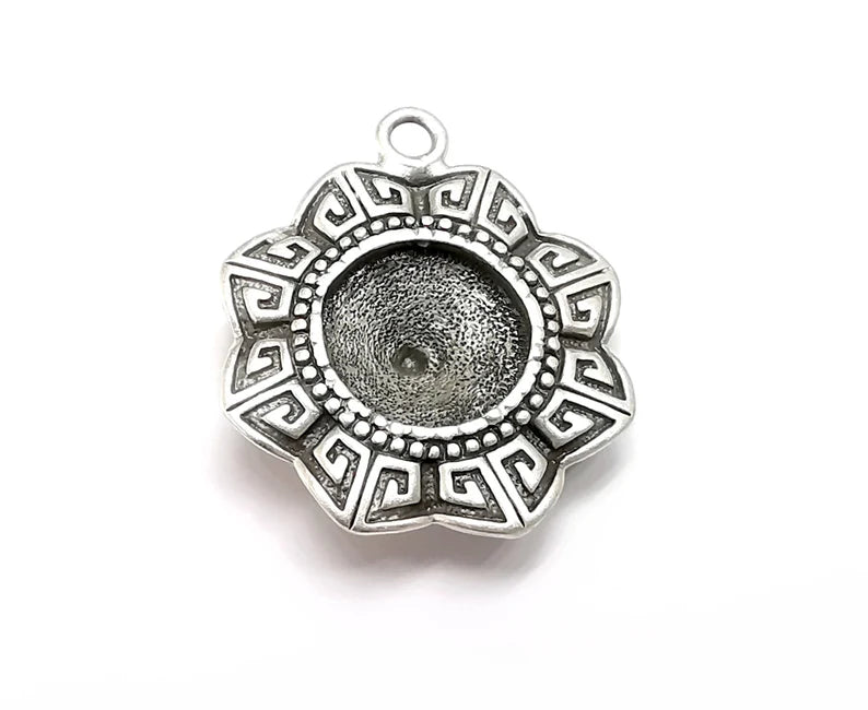 Ethnic Charms Pendant Bezels, Resin Blank, inlay Mountings, Mosaic Frame, Cabochon Bases Flower Settings Antique Silver (14mm) G29028