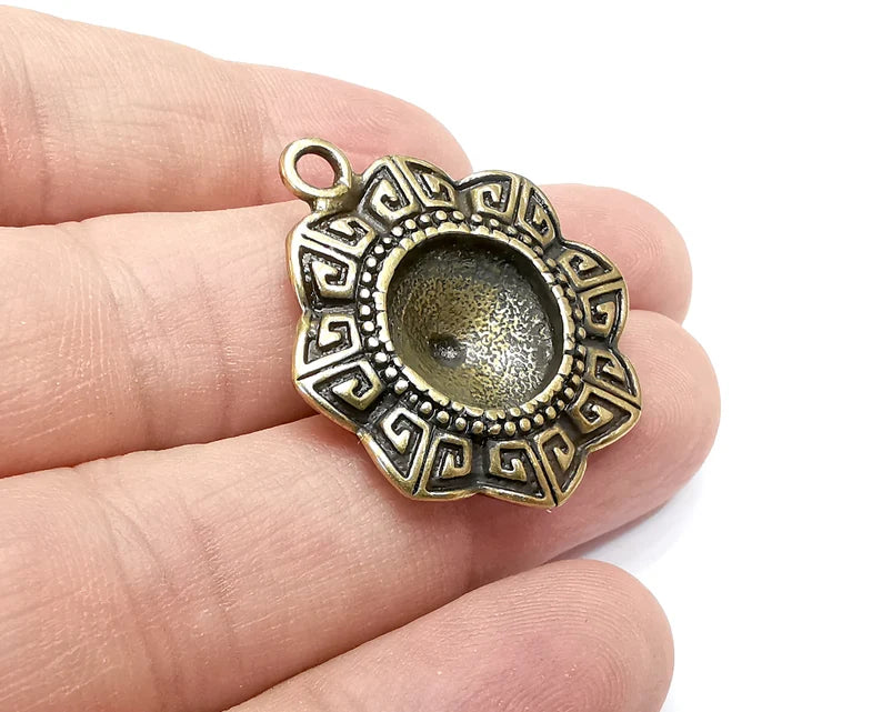 Ethnic Charms Pendant Bezels, Resin Blank, inlay Mountings, Mosaic Frame, Cabochon Bases Flower Settings Antique Bronze (14mm) G29064