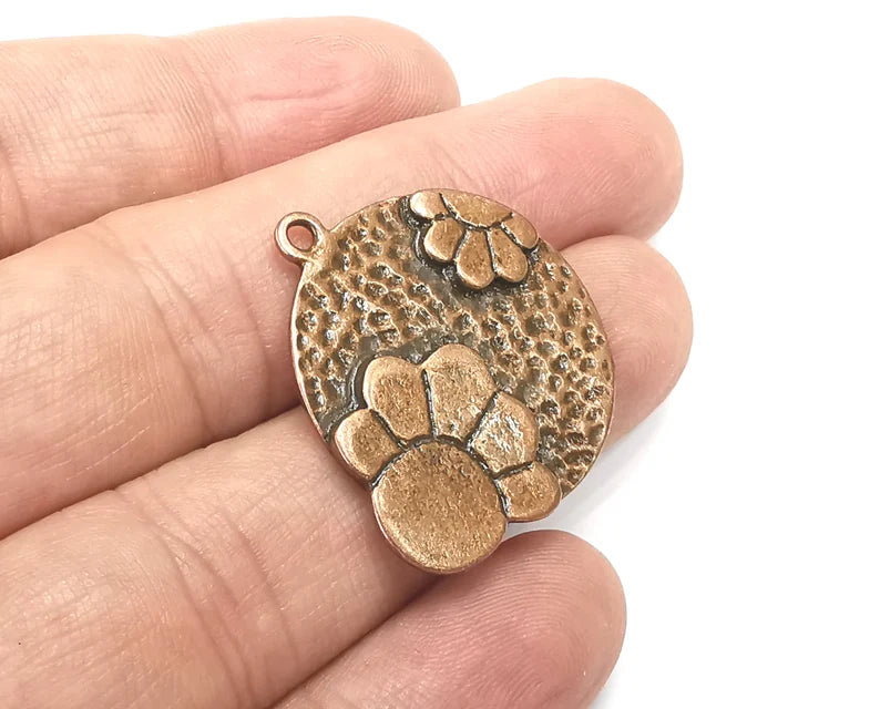 Flower Hammered Disc Dangle Charms, Antique Copper Plated Charms (32x32mm) G29086