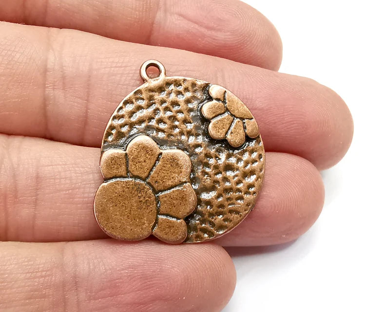 Flower Hammered Disc Dangle Charms, Antique Copper Plated Charms (32x32mm) G29086