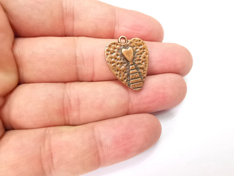 2 The Path to the Heart, Stairway Heart Charm, Antique Copper Plated Hammered Charms (24x19mm) G29007