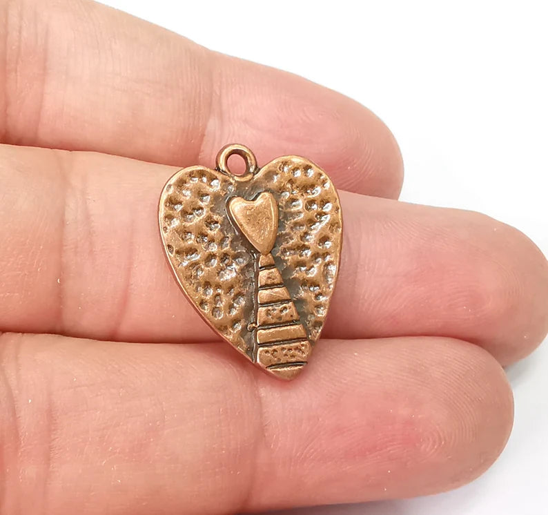 2 The Path to the Heart, Stairway Heart Charm, Antique Copper Plated Hammered Charms (24x19mm) G29007