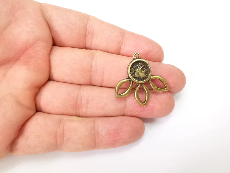 Flower Charms Pendant Bezels, Resin Blank, inlay Mountings, Mosaic Frame, Cabochon Bases Flower Settings Antique Bronze Plated (10mm) G29009