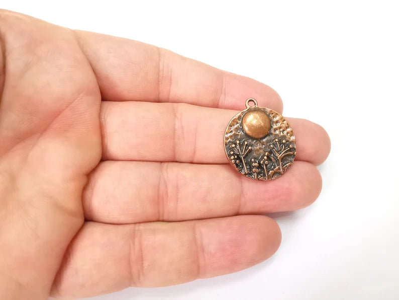 Garden Flowers Charms Hammered Disc Pendant Antique Copper Plated (28x25mm) G29018