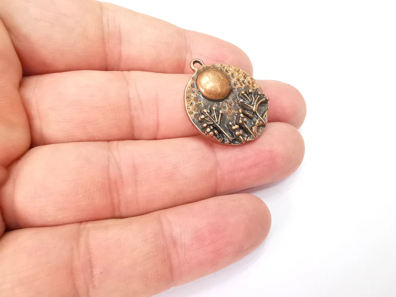 Garden Flowers Charms Hammered Disc Pendant Antique Copper Plated (28x25mm) G29018