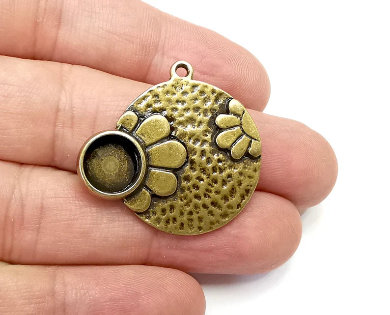 Flower Charms Pendant Bezels, Resin Blank, inlay Mountings, Mosaic Frame, Cabochon Bases Flower Settings Antique Bronze Plated (10mm) G29123