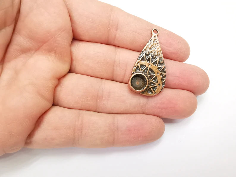 Antique Copper Charms Pendant Bezel, Resin Blank, inlay Mounting, Mosaic Frame Cabochon Base, Antique Copper Plated (8mm) G29137
