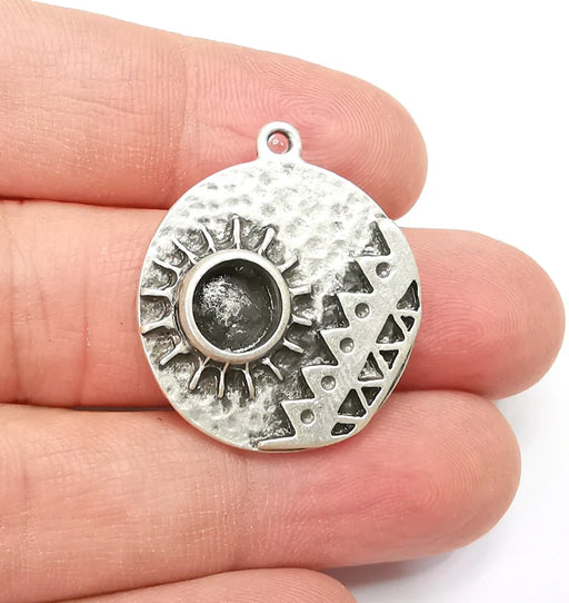 Antique Silver Charms Pendant Bezel, Resin Blank, inlay Mounting, Mosaic Frame Cabochon Base, Antique Silver Plated (8mm) G29135