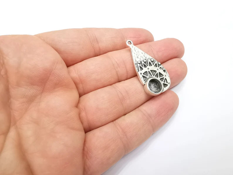 Antique Silver Charms Pendant Bezel, Resin Blank, inlay Mounting, Mosaic Frame Cabochon Base, Antique Silver Plated (8mm) G29145