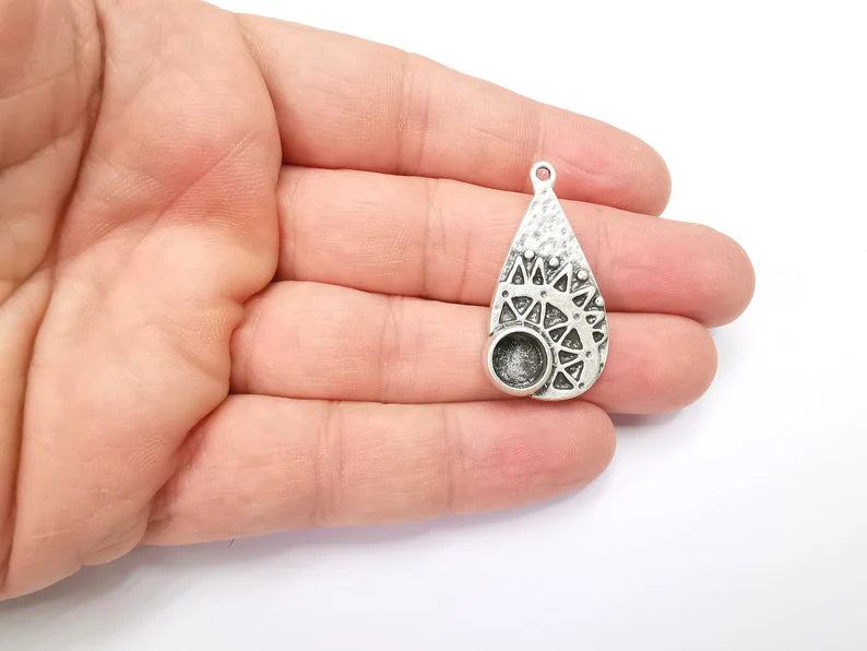 Antique Silver Charms Pendant Bezel, Resin Blank, inlay Mounting, Mosaic Frame Cabochon Base, Antique Silver Plated (8mm) G29145