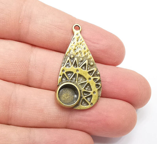 Antique Bronze Charms Pendant Bezel, Resin Blank, inlay Mounting, Mosaic Frame Cabochon Base, Antique Bronze Plated (8mm) G29147