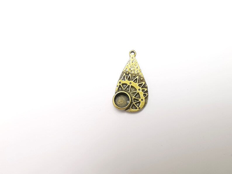 Antique Bronze Charms Pendant Bezel, Resin Blank, inlay Mounting, Mosaic Frame Cabochon Base, Antique Bronze Plated (8mm) G29147